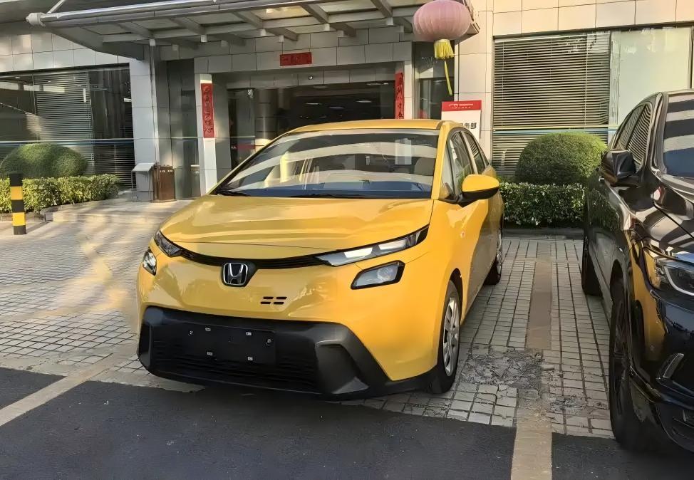 新款本田飞度正式上市！外观造型更个性，搭载全新悬浮式中控屏近日，我们从本田