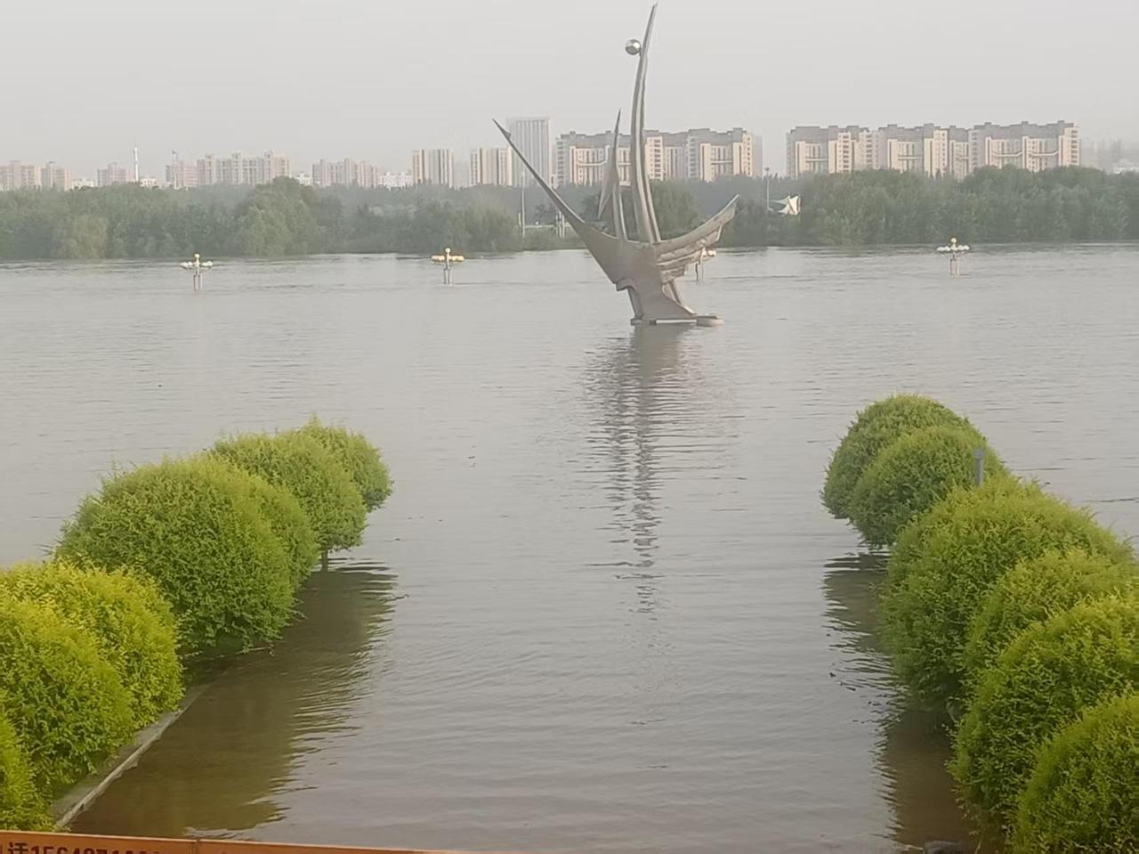 男人最大的劫————男人最大的劫，就是思念一个女人，男人到了中年最大的劫，就