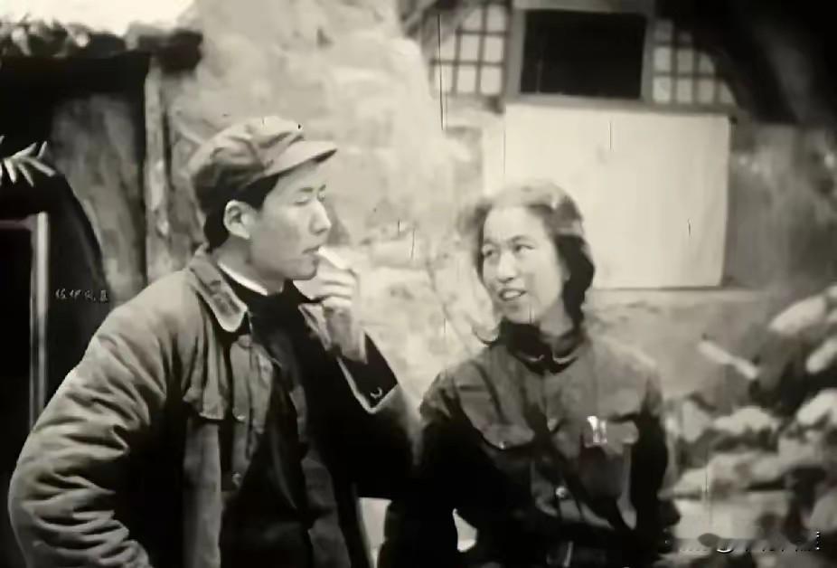 1948年1月，伟人毛泽东在《关于目前党的政策中的几个重要问题》一文中指出：“当