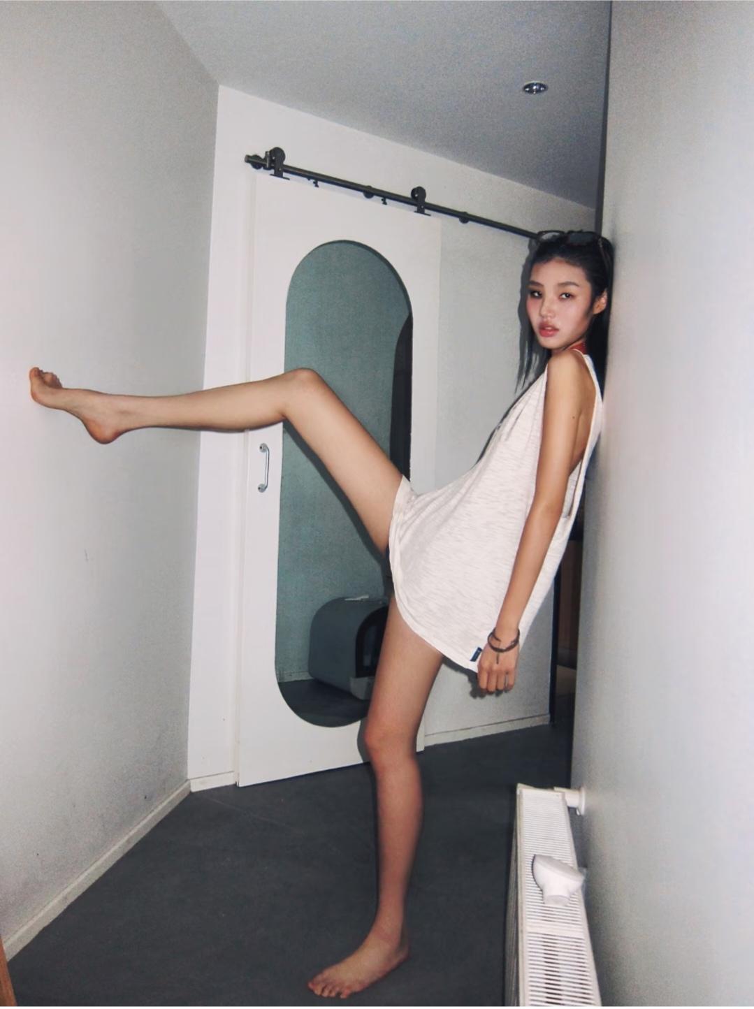 这脚型太好看了。