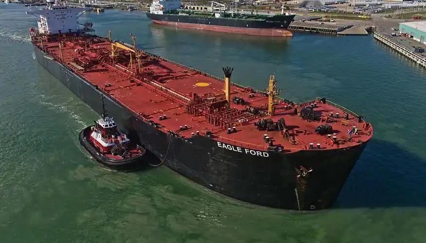 中国石油对外依赖的比例大约72.2％。自1993年至今，石油进口量持续增长，