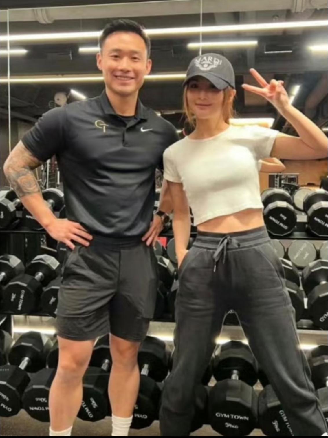 阿a官宣恋情，让我发现了男女明星择偶的秘密！现在女明星都不抢着嫁富豪了，反而