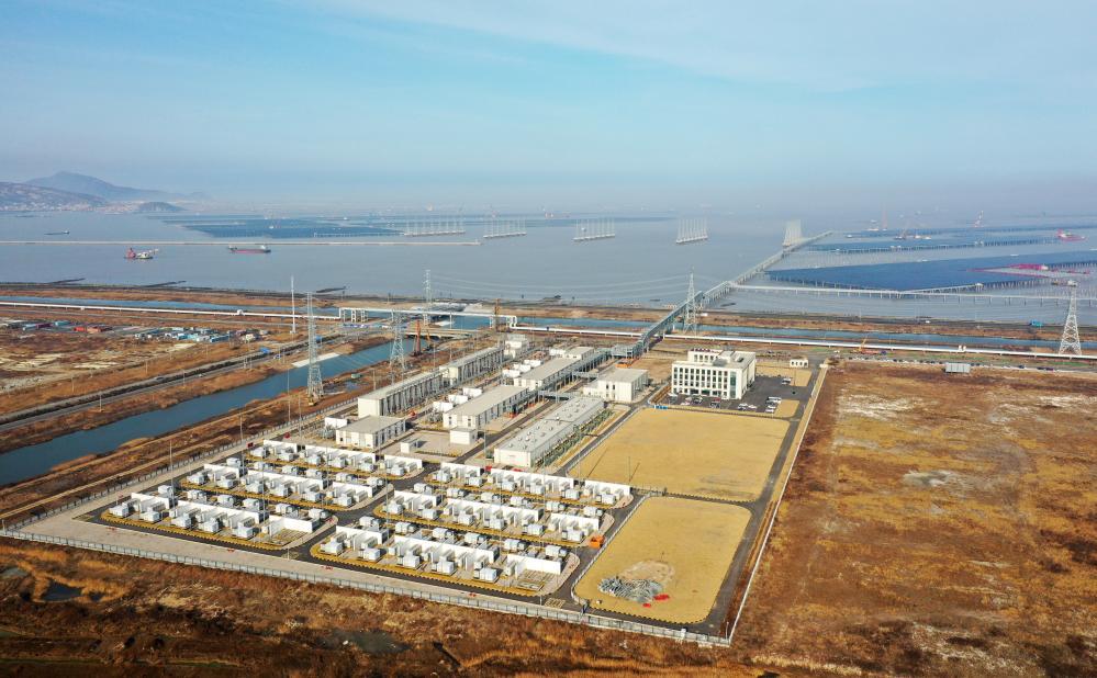 全国最大海上光伏项目点亮绿电通道