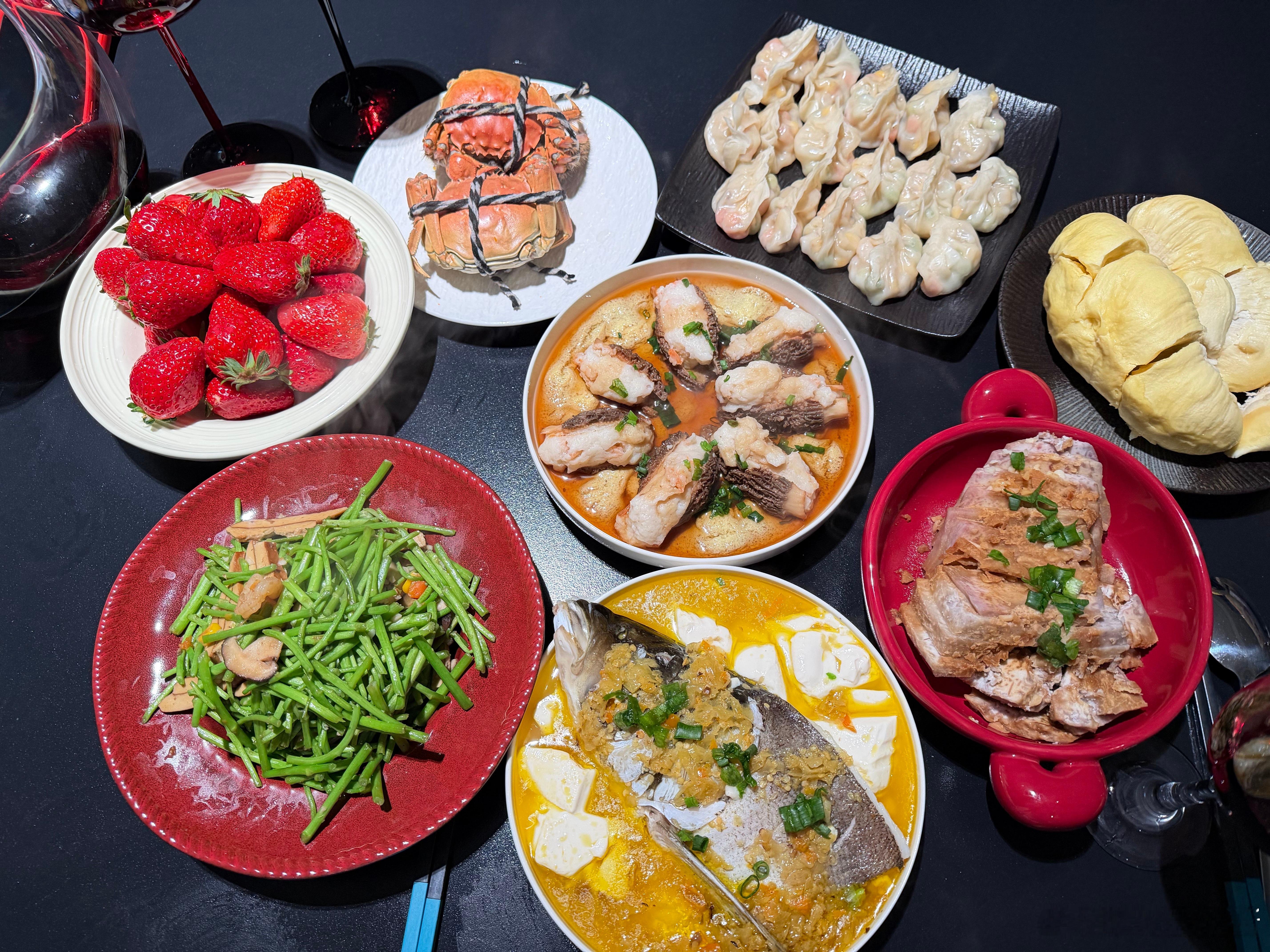 新年快乐各位🧧下午跟妈妈在家包了都不太会包的饺子🥟做了点自己爱吃的