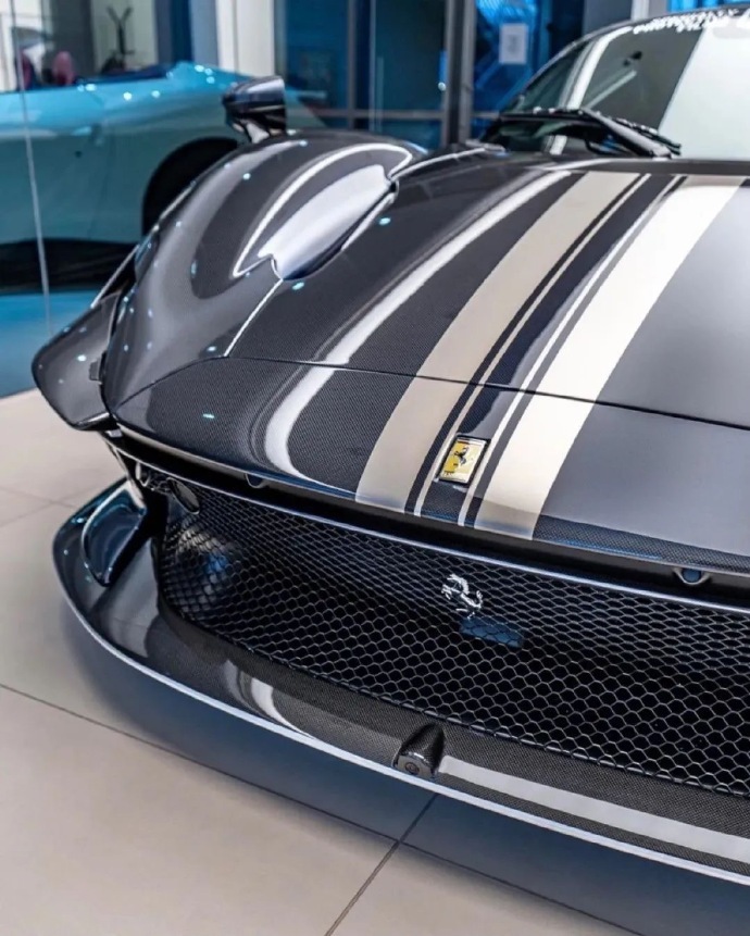 法拉利sp3！是不是比旗舰F80好看太多！DaytonaSP3是一款超级限量特