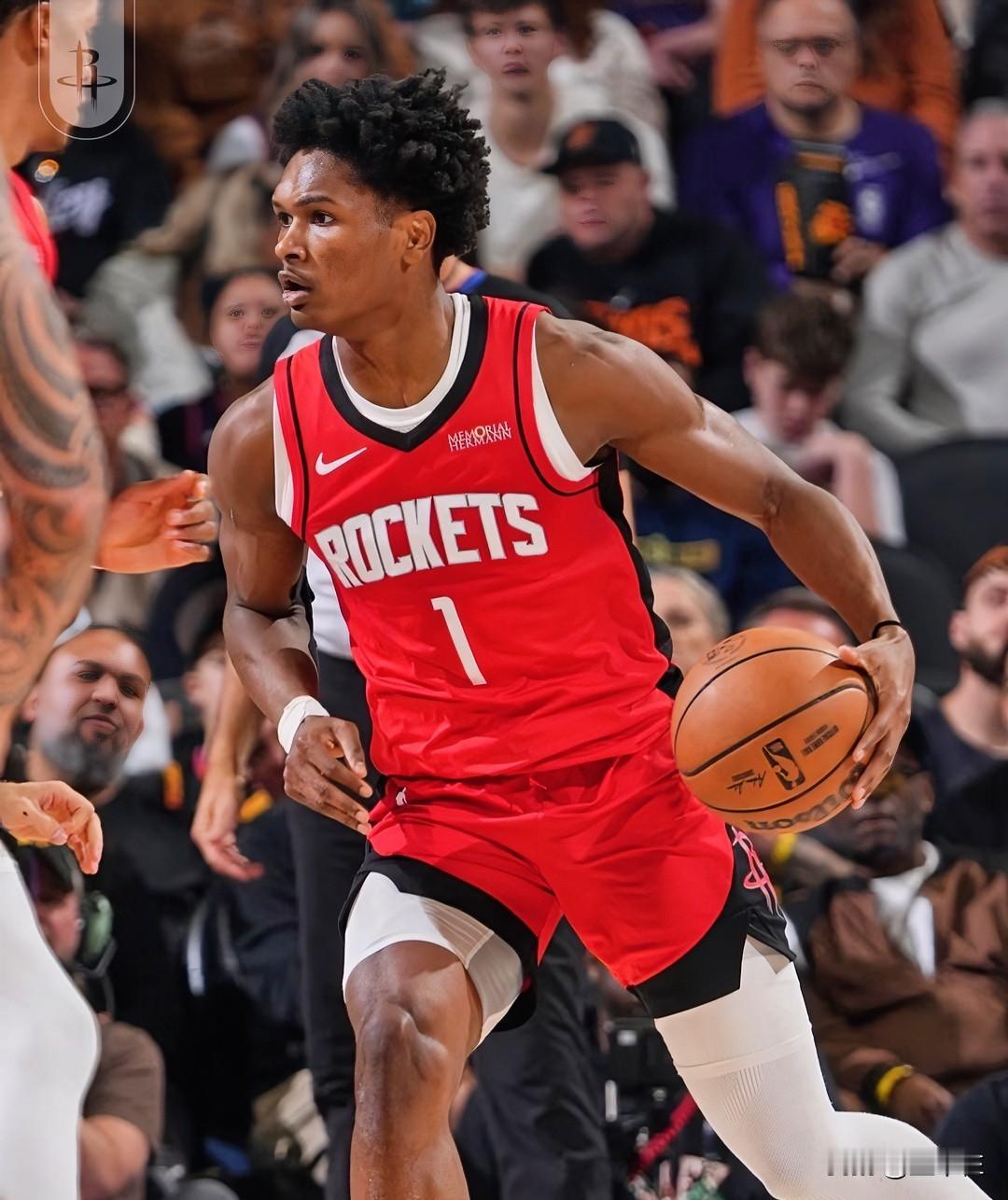 火箭射日！本场看点颇多：1，多上几个后卫把空间拉开，阿门立马就激活了，但是不