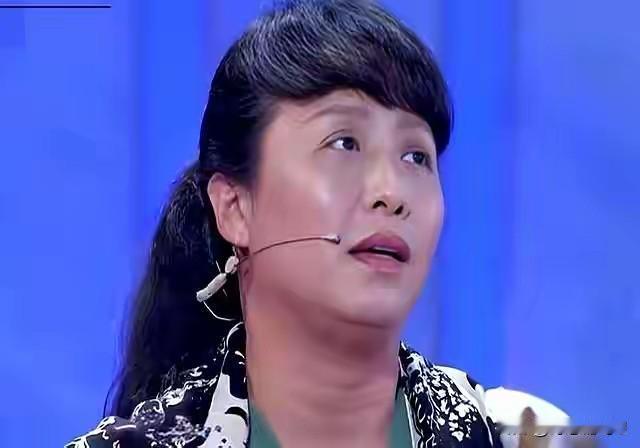 湖南一位大姐离婚后，儿子一句无心的话让她瞬间红了眼眶：“妈，你去找你的初恋吧！”