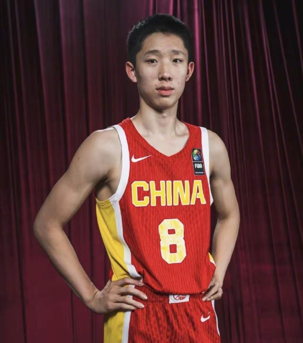 中国男篮大家发现没，在刚刚结束的U17男篮世界杯1/8决赛，中国U17南男篮7