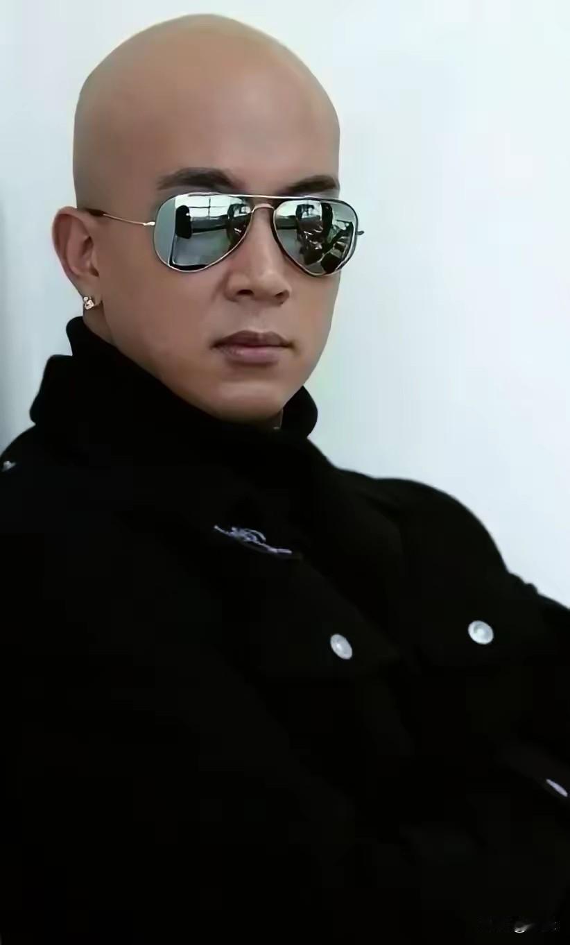 具俊晔对于S家来说很稀罕，但部分网友还是不待见他。不是因为他是铁公鸡一毛不拔，也