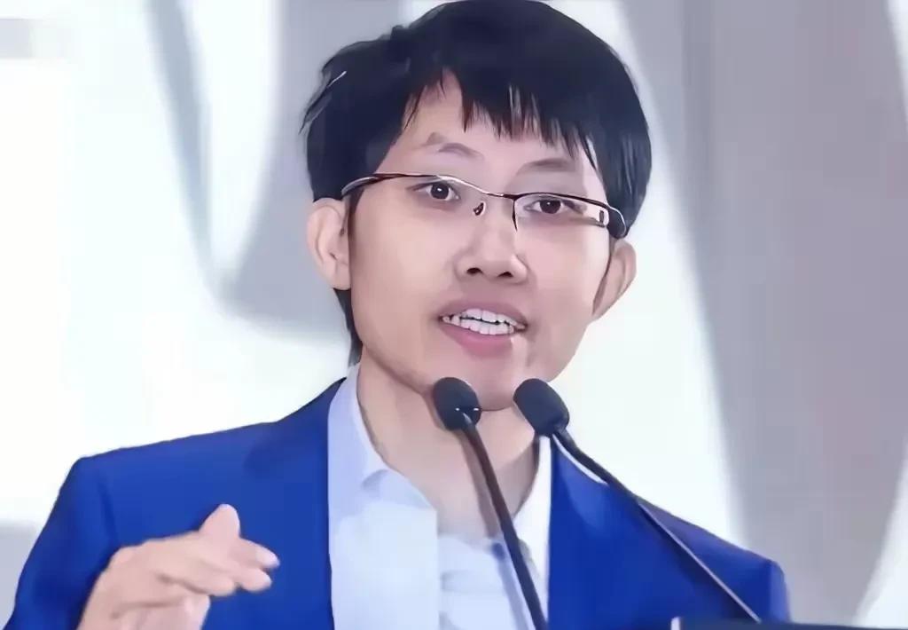 ☔万万没想到，半年不到DeepSeek就跌落神坛了？月均下载量暴跌72.