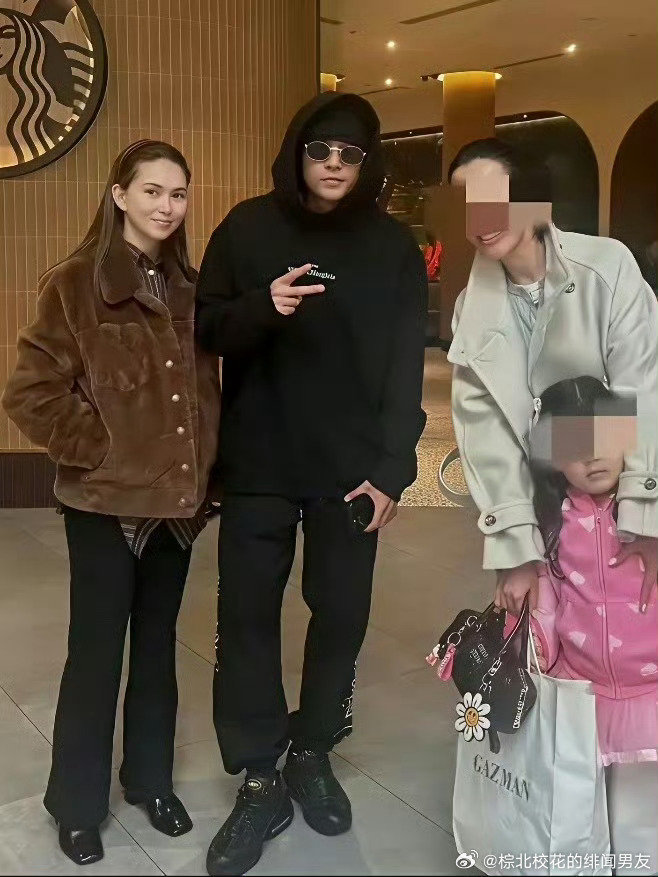 突然就理解周杰伦了，目测昆凌不高!​​​