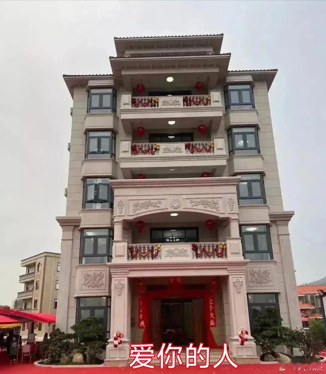 一个是爱你的人，另一个是你爱的人，你会怎么选？实话实说。