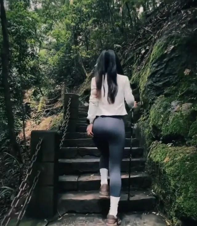 年轻女人是这样一步步变成大龄剩女。1，刚开始出社会的时候，找一个和自己收入差不
