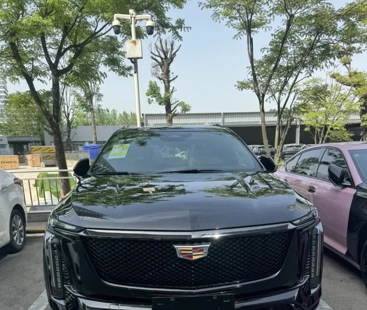 凯迪拉克XT5狂降13万，比汉兰达还便宜的豪车，值不值得掏腰包最近就听朋