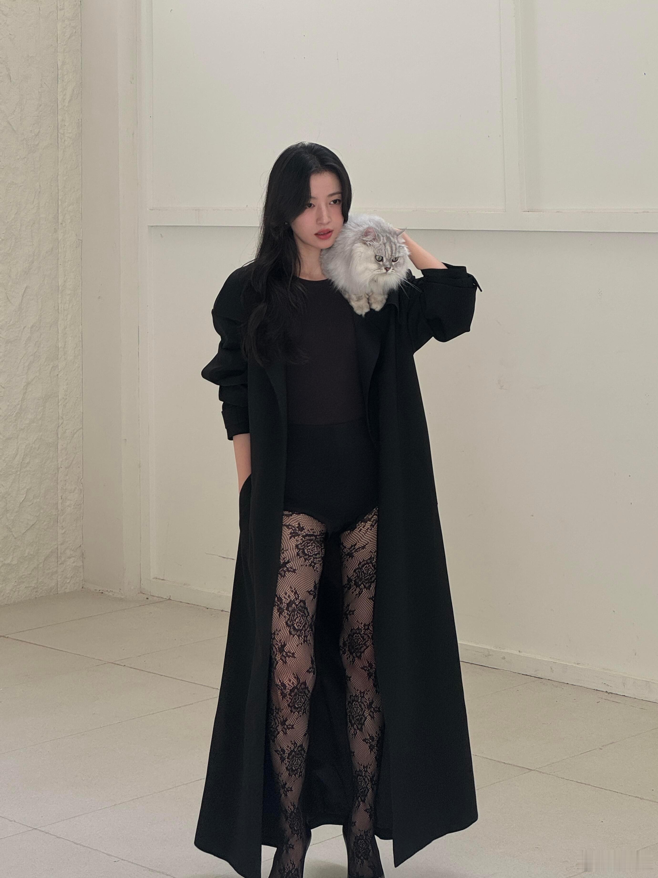 周雨彤🖤冬日丝袜穿搭​​​