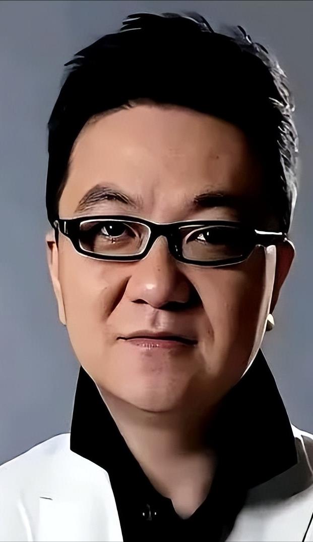 董路又开炮了，这次对准的是自己足球小将的家长 起因挺简单：小球员李昊炎妈妈接