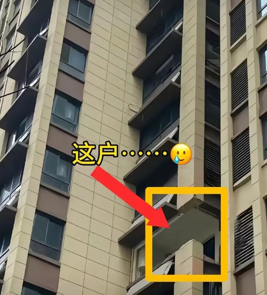 如图，这户人家装修，把这根柱子打断了，在楼上的还能住吗？