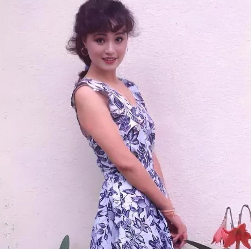 我天这是刘亦菲小姨……一家全是美人​​​