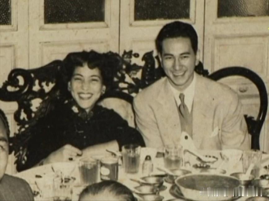 当年，霍英东的原配妻子吕燕妮和赌王何鸿燊的原配妻子黎婉华两人是闺蜜牌友。早年她们