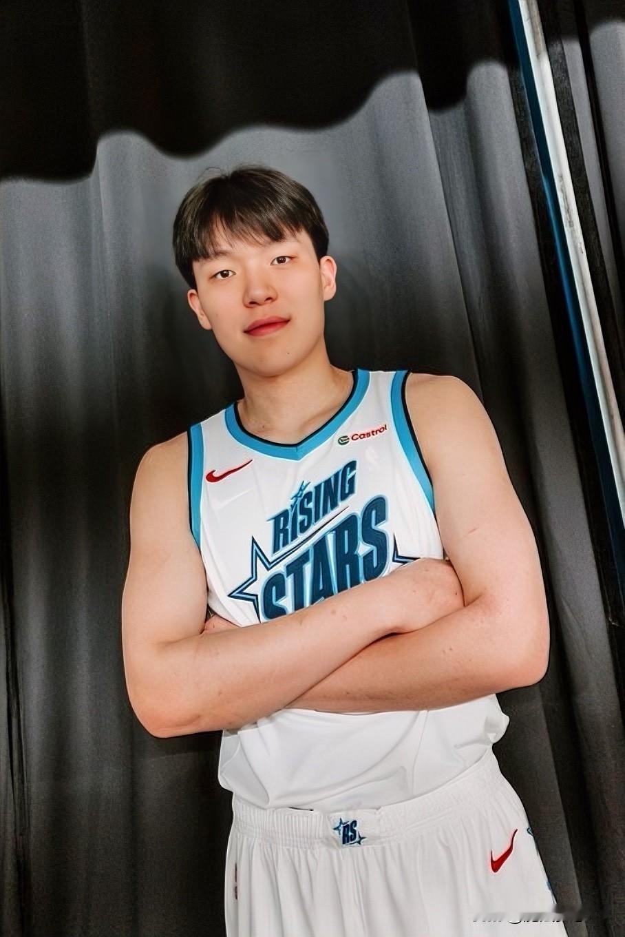 资本大佬为什么喜欢杨瀚森？原因其实很简单，不是他打球有多好，而是他爱开玩笑