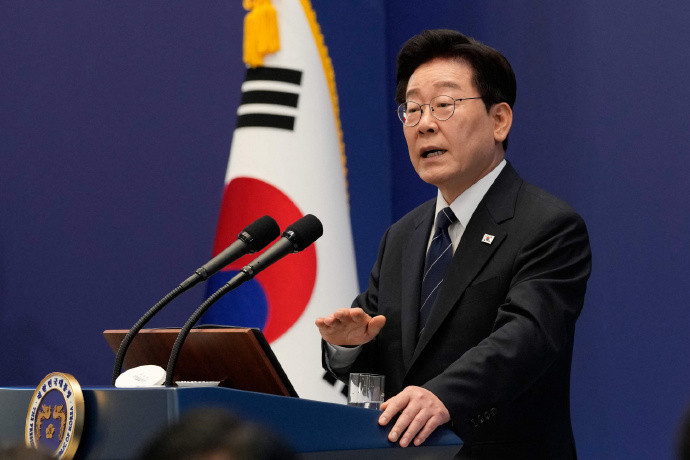 韩国警告乌克兰韩国处在那样地理位置上，按理说，涉及到军事问题，应该有点铁血气质