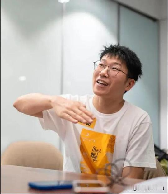 东方甄选近期（2026年4月）出现明明、天权、中灿、林林等核心主播“四连离”，加