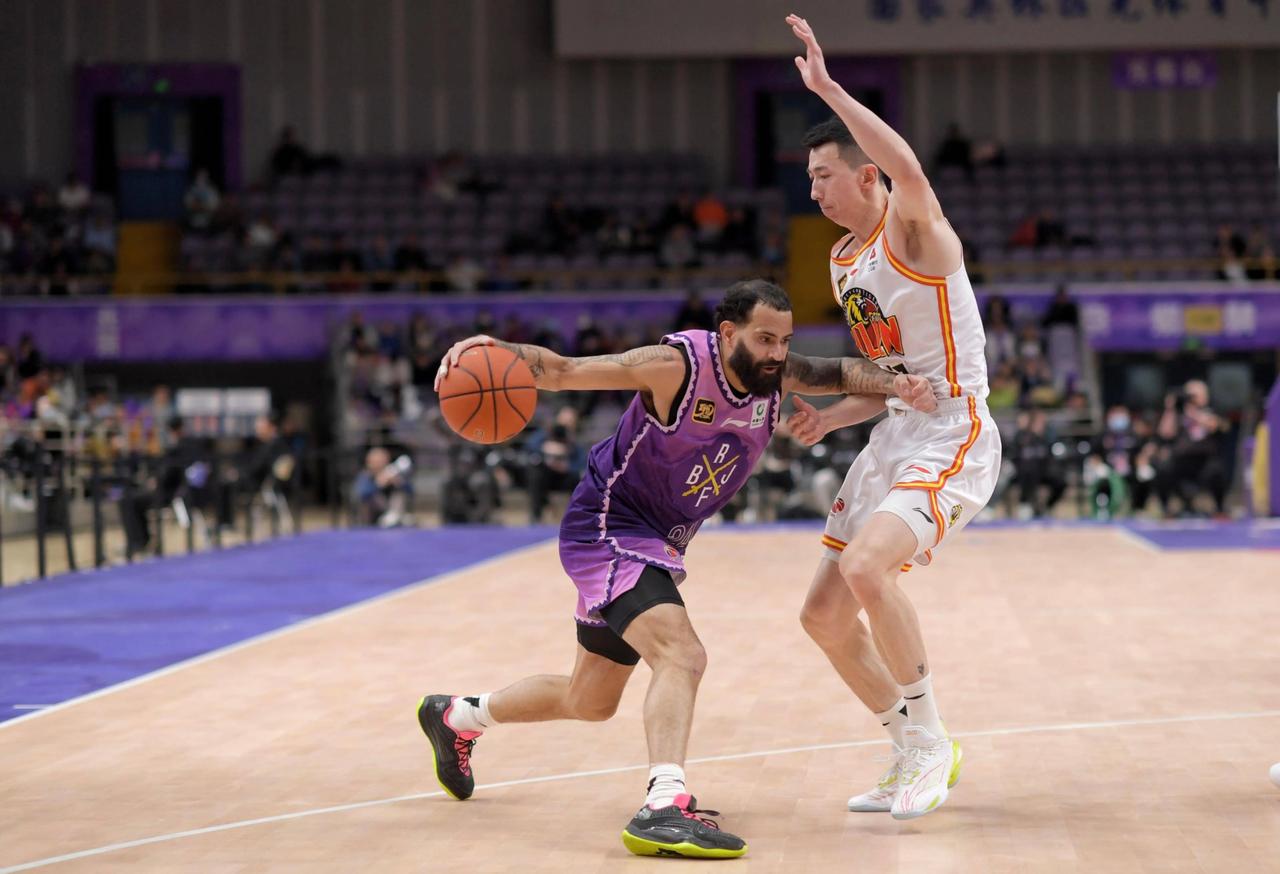 13连胜将被吉林队强势终结？还真有这个可能！当接下来的这场遭遇战正式打响之后，钟