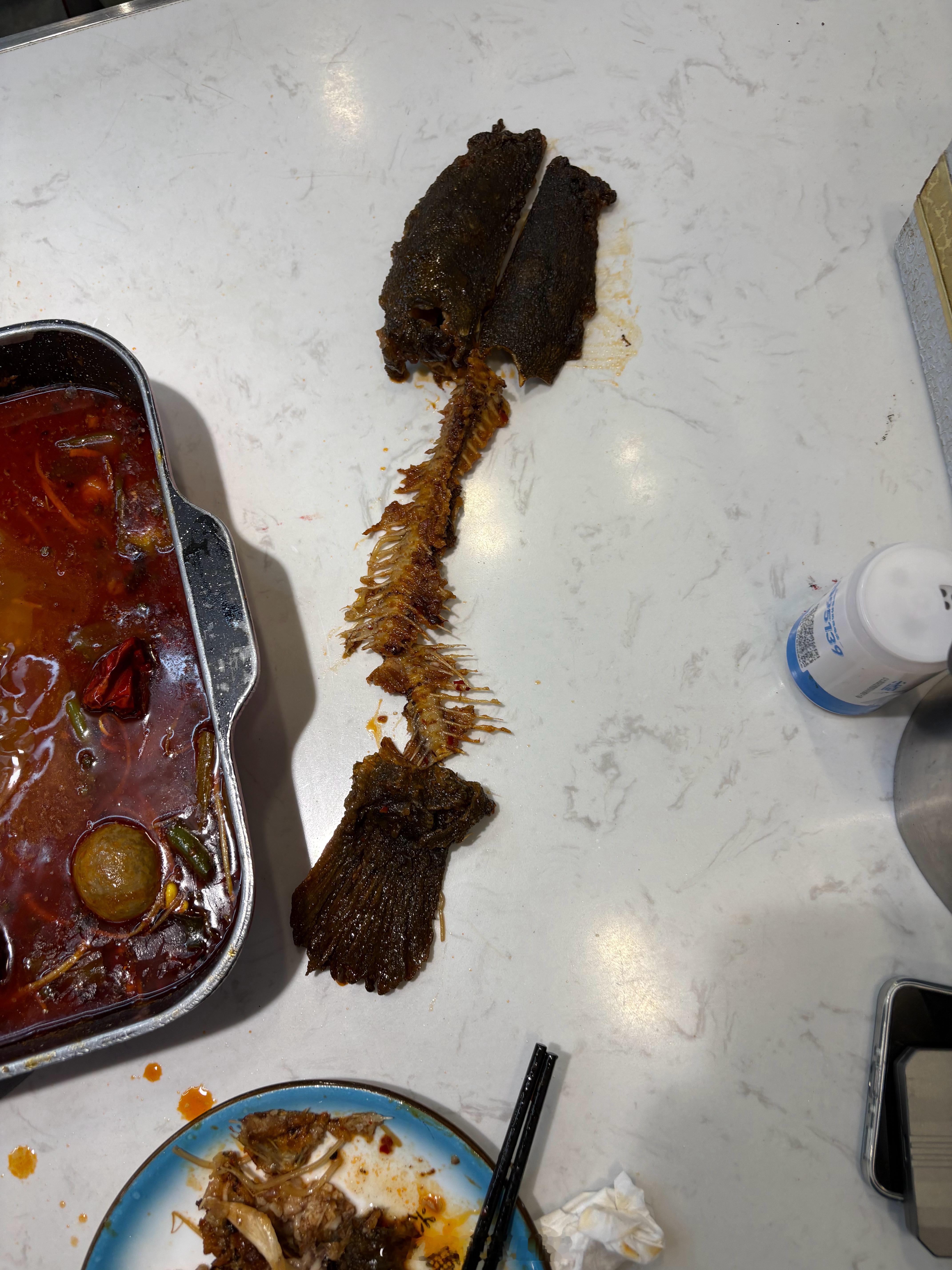 从来没有吃到过这么小的烤鱼，团购套餐写有3.5斤，我把它去掉肉以后一看可能只有