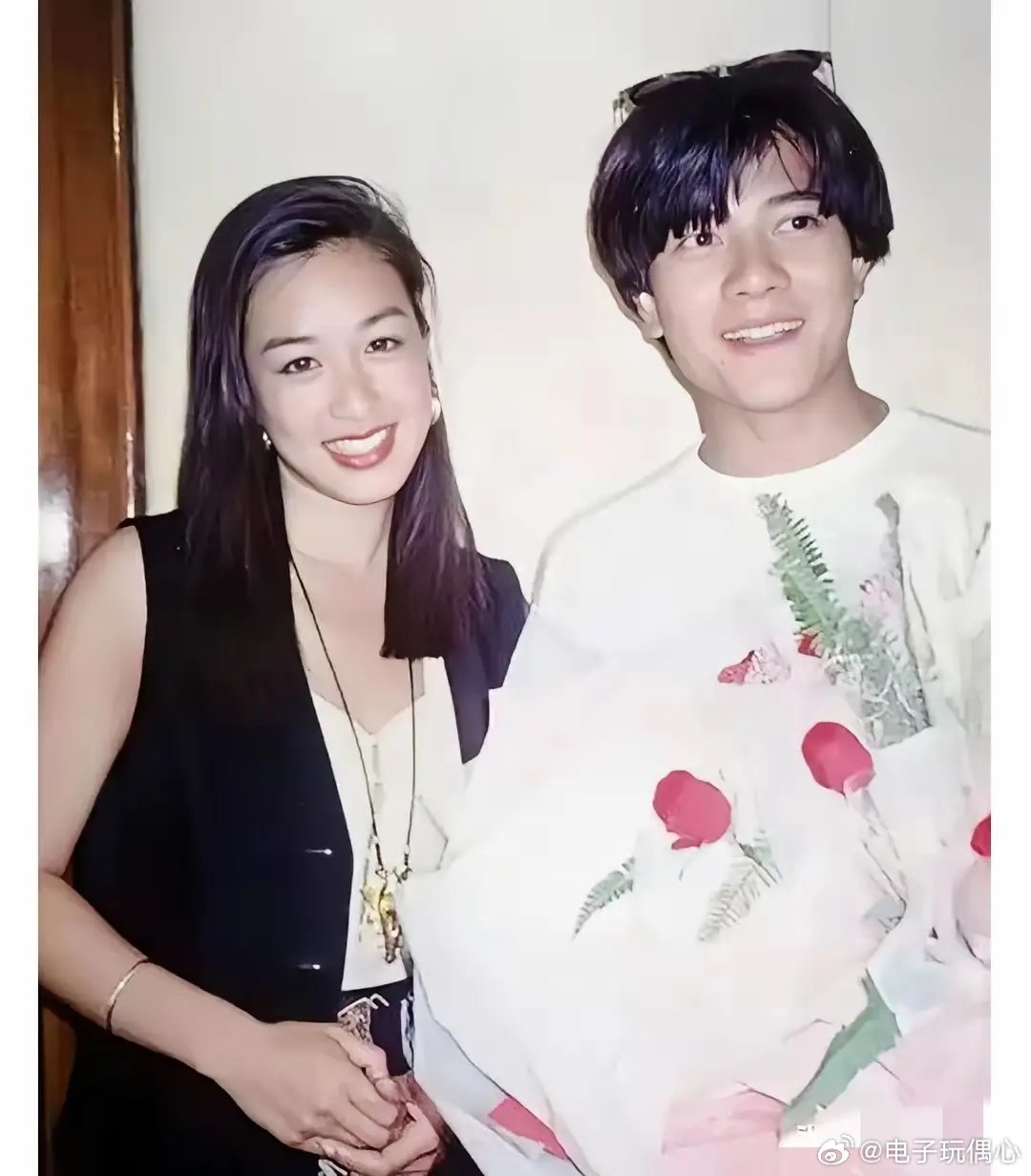 钟丽缇和郭富城热恋时期的合影拍摄于1995年钟丽缇25岁郭富城30岁
