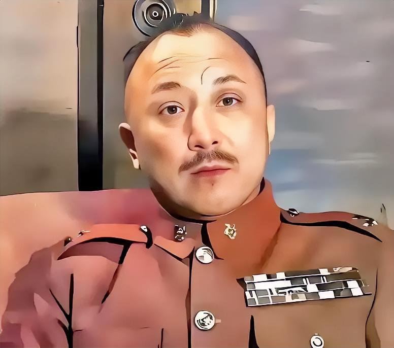 1949年大年三十凌晨，被老蒋软禁在南京的国军上将卫立煌，趁着门外特务喝酒守岁的