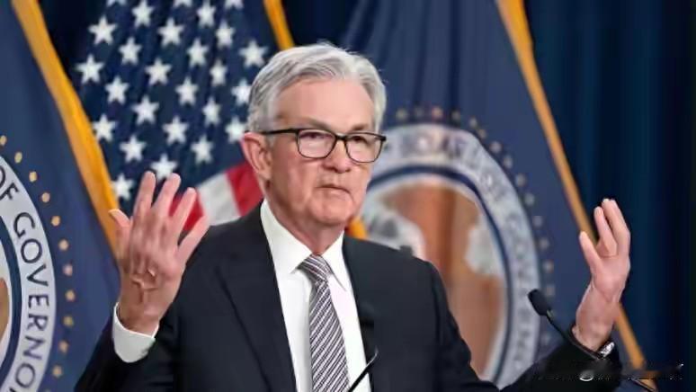 中国抛售美债这事可太有看头了。美财政部数据显示，9月中国又抛了5亿美元美债，总持