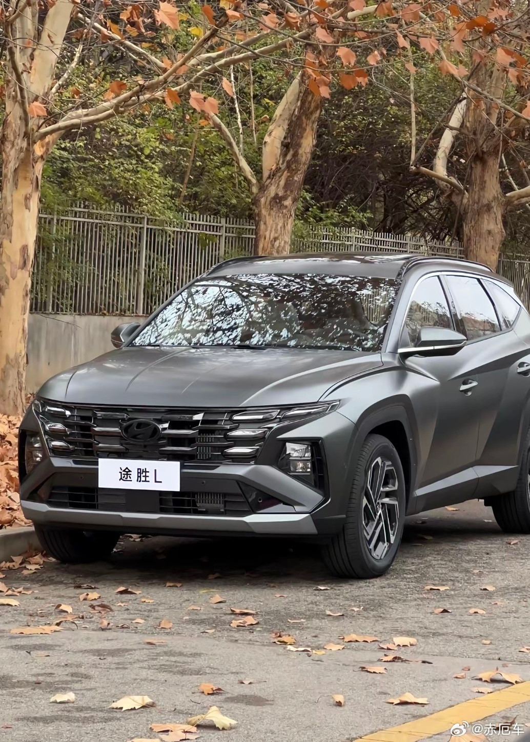 很多人选SUV纠结途胜L、CR-V、RAV4荣放，一句话理清定位。CR-V空间利用率强，保有量大；荣