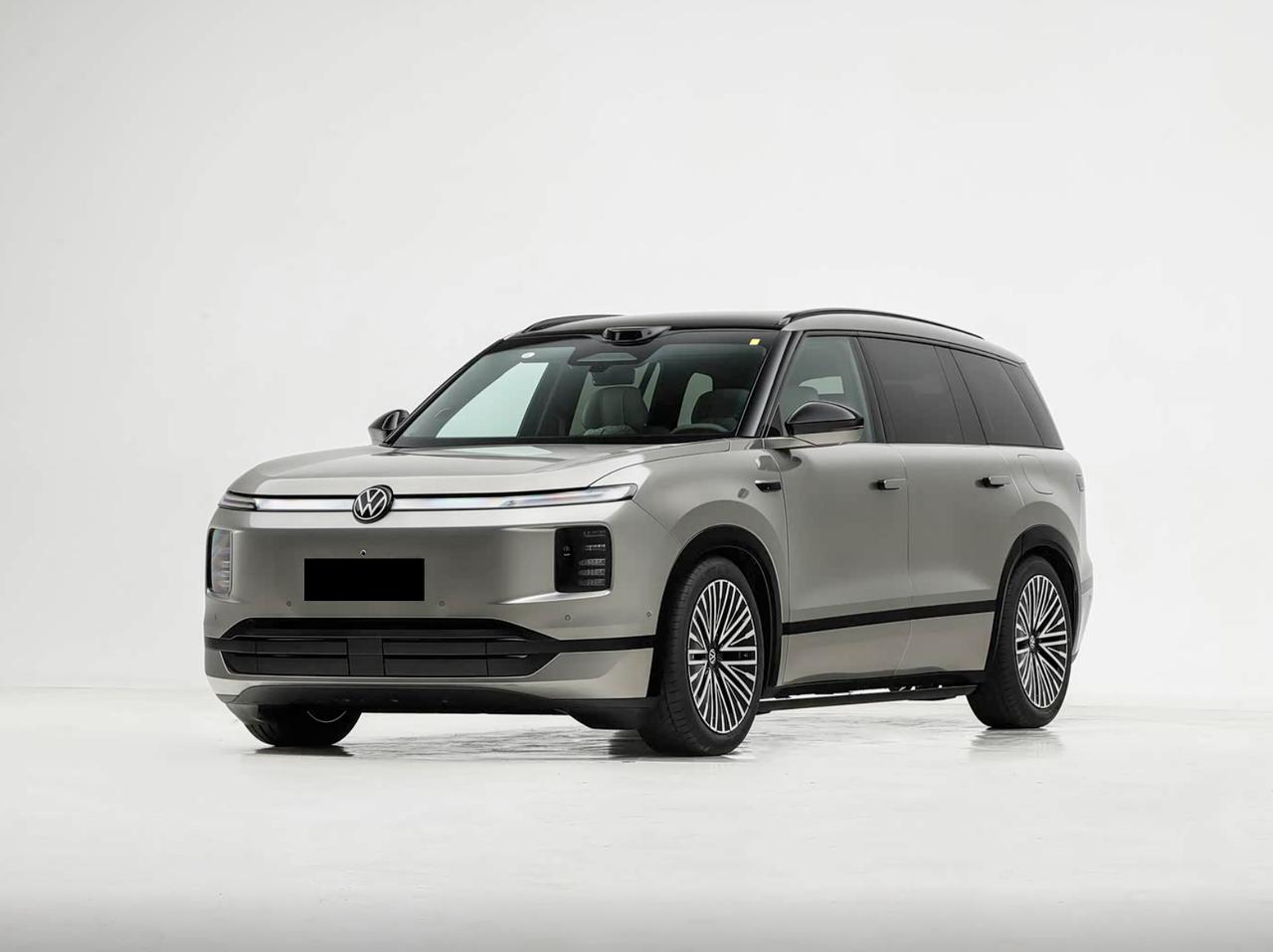 上汽大众ID.ERA9X最大的优势可能就是那个大众的车标了。这个车跟智己LS