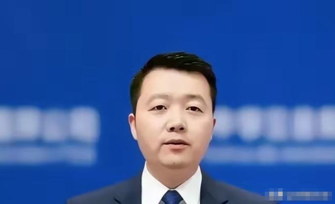 专家罗鸿提了个建议，直接戳穿了婚姻里最让人寒心的现实。他表达的大概意思是这样的：