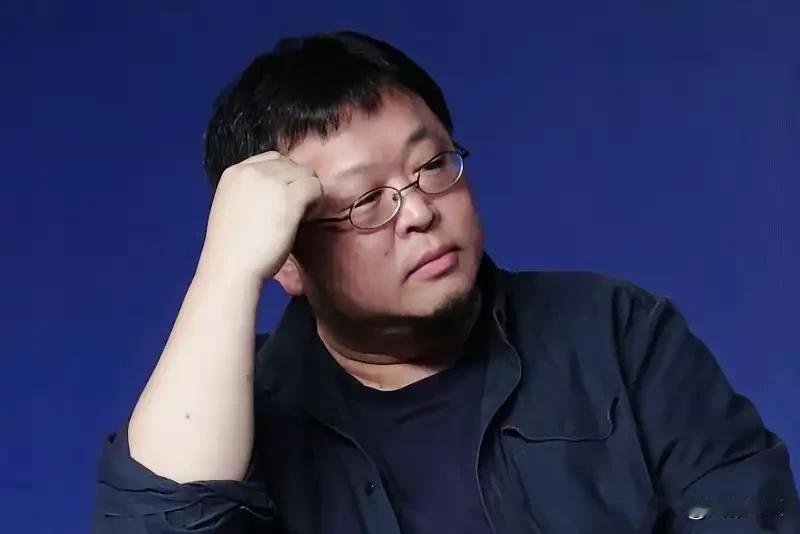 罗永浩，是不是该自我审视、反省一下自身？怎么这多人都在说他的不是呢？