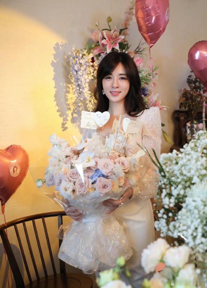 胡歌这辈子最大的“错过”就是没娶她，他俩拍戏时多配，女的那么漂亮，身材凹凸有致，