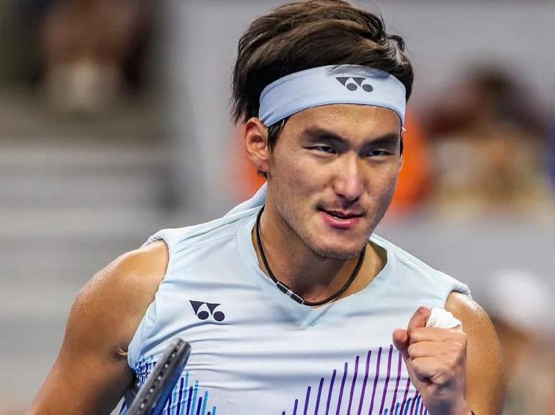 布云朝克特光州挑战赛0-2告负，首轮遗憾出局！北京时间4