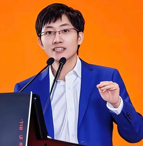 [鼓掌][鼓掌][比心]最近广东人可是真长脸了！粤西湛江的梁文锋、粤东汕头的杨