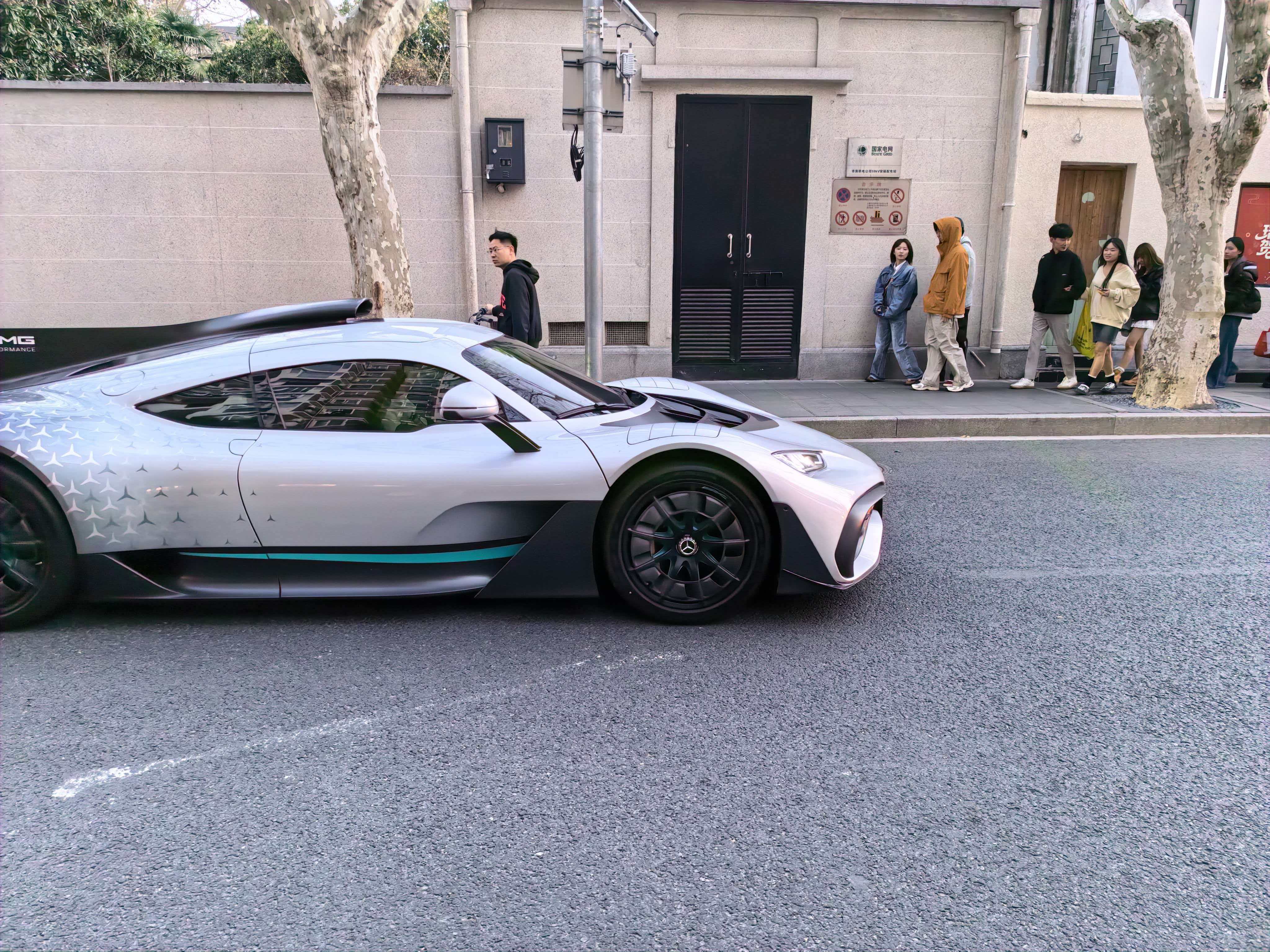 上海还是洋气，奔驰小排量新能源车都能看到