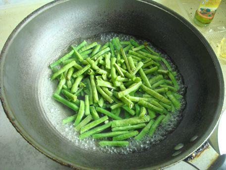 不焯水等于在吃“杂质”！4种菜建议焯完水再吃，很多家人一直做错了家人们，做