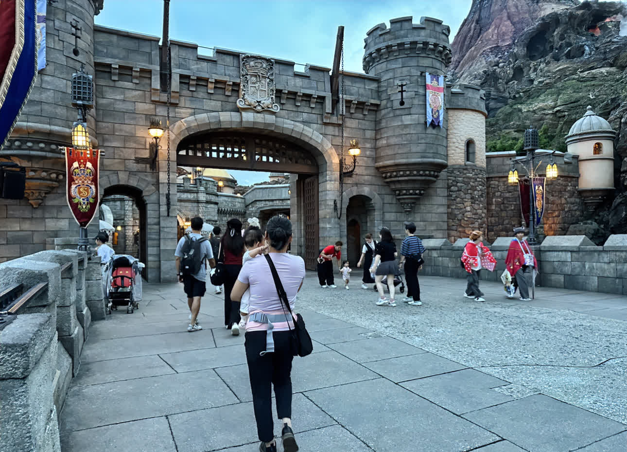 （1246）：孩子，早上好。昨天凌晨妈妈梦到你了，你大约一岁的样子，眯着眼睛，朝