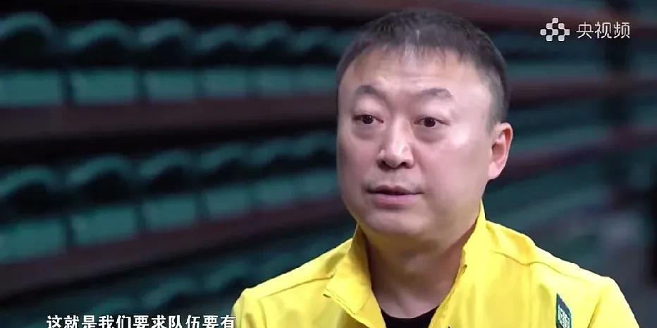 马琳要比王皓的压力小多了。他手里握着两个参加过两次奥运会的运动员，还有王艺迪和陈