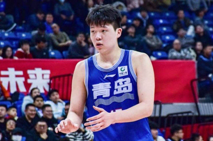 杨瀚森赶上了时代红利，大中锋春天，首轮有望。如果五年前他选秀，他根本选不上，那