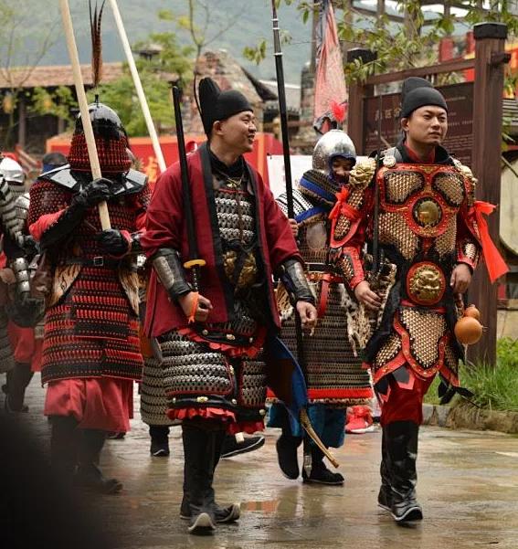 为什么，大明完美错过大航海时代的黄金红利呢？明朝长城九边驻军70-90万人，九边