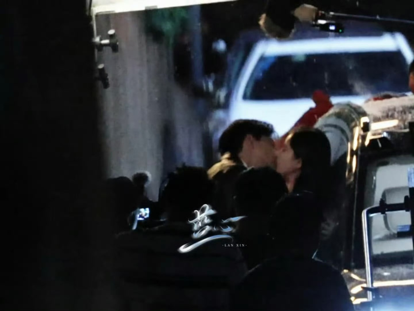 李现张婧仪雪夜私奔吻来了啊车内车外都吻得好凶狠，翻了好多面🥵