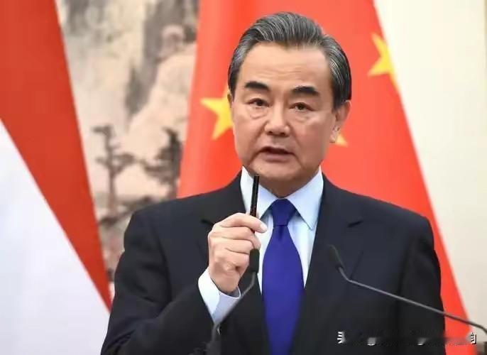 王毅外长没有拐弯抹角，一句话定性：“统一是必须完成的使命”。这句话，没有丝