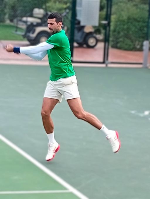 德约的团队迎来新成员——马克·科瓦奇👨⚕️科瓦奇是体能训练、损伤预防、生物力学