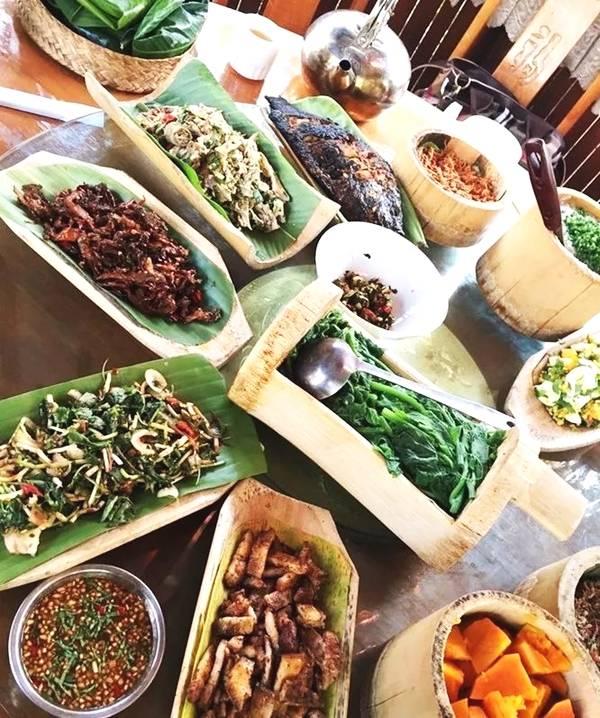 红烧肉，是一道经典的中华美食，以其浓郁的酱香、软烂的肉质和诱人的色泽，深受众多食