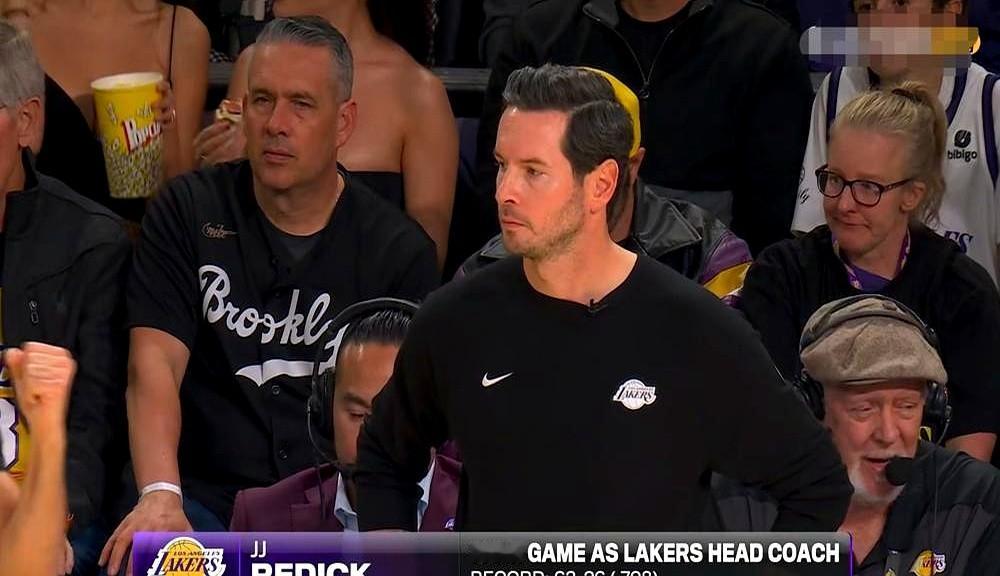 雷迪克当湖人主教练这事儿，当初多少人等着看笑话。一个没职业执教经验的分析师，能行