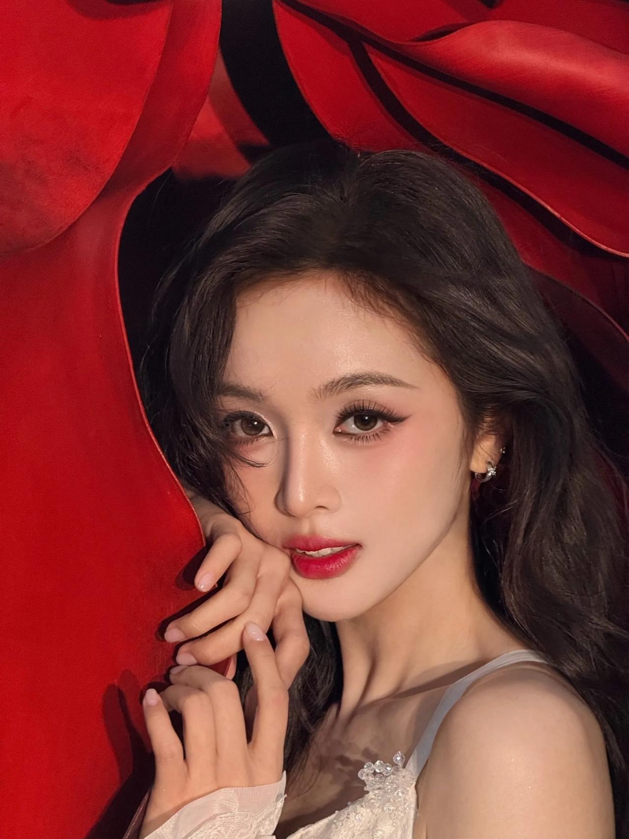 宣仪真美[害羞]吴宣仪娱乐